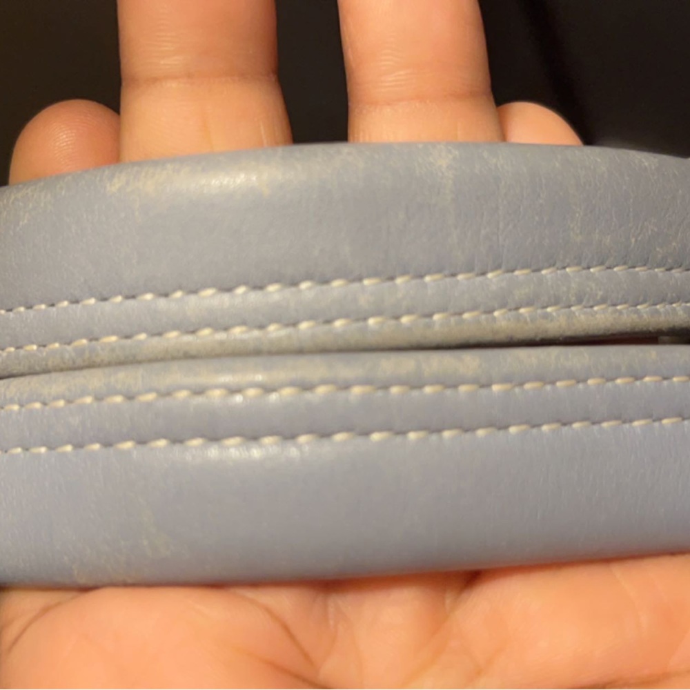 Authentic Coach Hampton Handbag - Picture 5 of 10